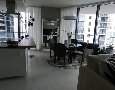 1000 Brickell Plz - Photo Thumbnail 11