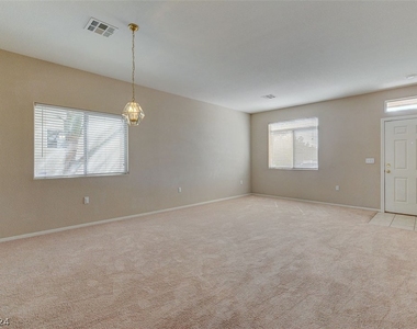 10940 Salernes Street - Photo Thumbnail 10