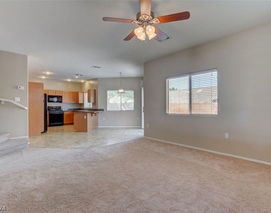 10940 Salernes Street - Photo Thumbnail 12