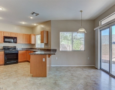 10940 Salernes Street - Photo Thumbnail 14