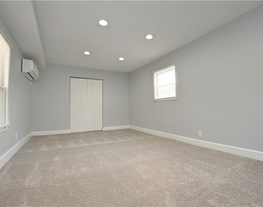 3923 N Kenwood Avenue - Photo Thumbnail 16