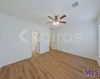 111 Teddy Ln - Photo Thumbnail 5