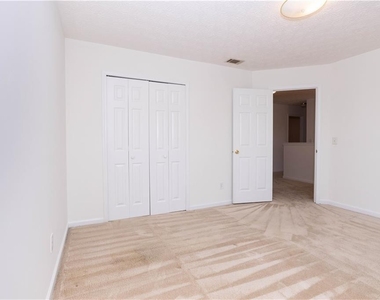 935 Omaha Drive - Photo Thumbnail 19