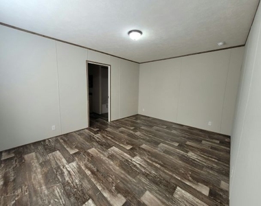 318 Epworth Ln - Photo Thumbnail 3