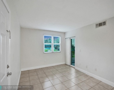 1235 Sw 46th Ave - Photo Thumbnail 0