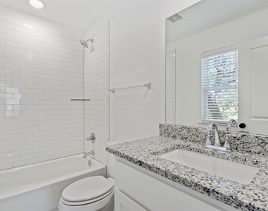 103 E Bond Street - Photo Thumbnail 14