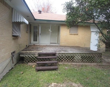 1210 Mcdonald Drive - Photo Thumbnail 9