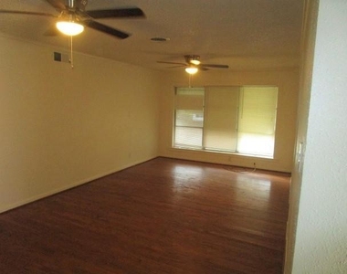 1210 Mcdonald Drive - Photo Thumbnail 2