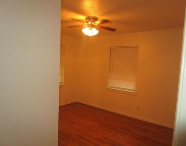 1210 Mcdonald Drive - Photo Thumbnail 5