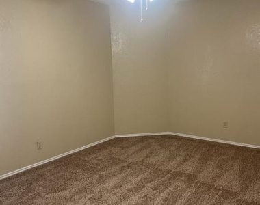 4336 Hulen Circle E - Photo Thumbnail 10