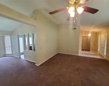 830 Eagle Drive - Photo Thumbnail 12