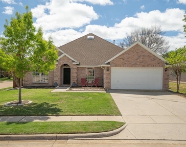 1601 Crabapple Lane - Photo Thumbnail 0