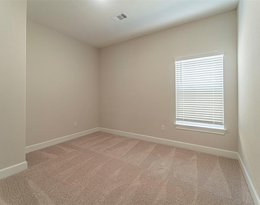 1204 Witherspoon Lane - Photo Thumbnail 14