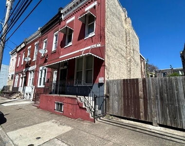 2225 N 17th St - Photo Thumbnail 1