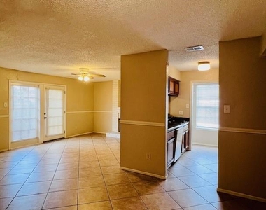 1310 Brenda Lane - Photo Thumbnail 13