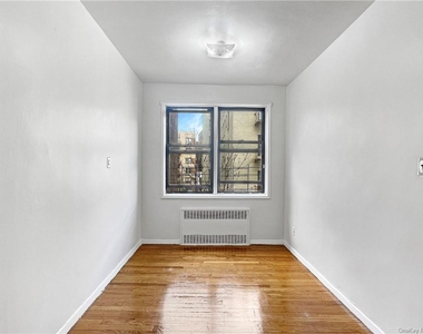 3130 Grand Concourse - Photo Thumbnail 6