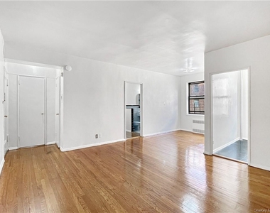 3130 Grand Concourse - Photo Thumbnail 2