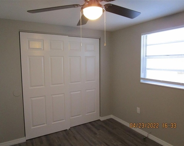 5650 Golden Nugget Drive - Photo Thumbnail 14