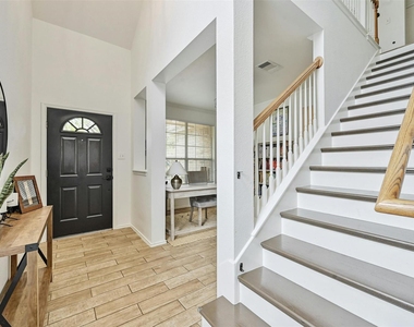 3412 Lynnbrook Dr - Photo Thumbnail 9