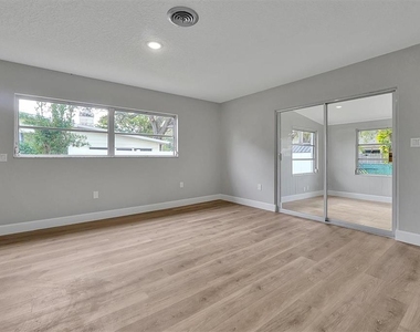 3426 Grant Boulevard - Photo Thumbnail 16