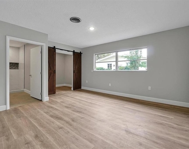 3426 Grant Boulevard - Photo Thumbnail 17