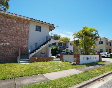 236 Madeira Ave - Photo Thumbnail 1