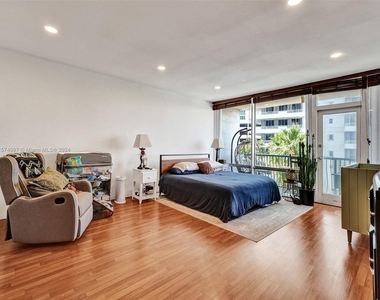 1408 Brickell Bay Dr - Photo Thumbnail 17