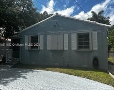 2325 Swanson Ave - Photo Thumbnail 1