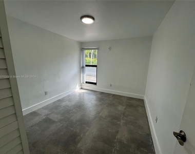 3011 Sw 1st Ave - Photo Thumbnail 11