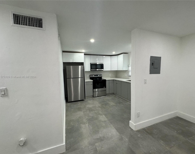 3011 Sw 1st Ave - Photo Thumbnail 6