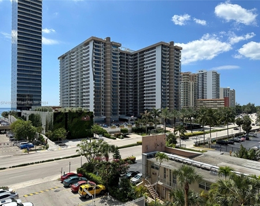 1985 S Ocean Dr - Photo Thumbnail 11