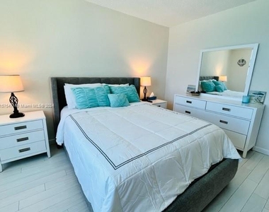 2501 S Ocean Dr - Photo Thumbnail 9