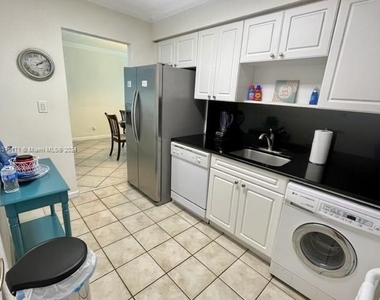 2501 S Ocean Dr - Photo Thumbnail 4