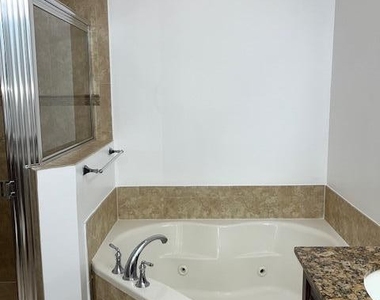 114 E Astor Circle - Photo Thumbnail 15