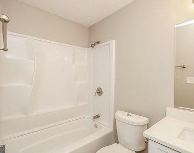 208 Peartree - Photo Thumbnail 12