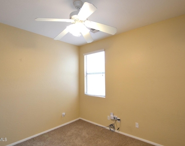 4295 E Cherry Hills Drive - Photo Thumbnail 6