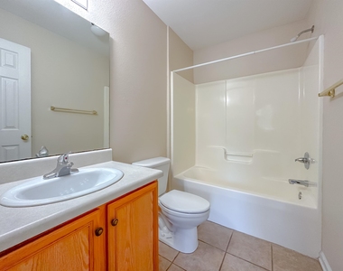 2738 W Tharpe Street - Photo Thumbnail 17