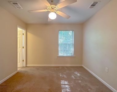 2738 W Tharpe Street - Photo Thumbnail 18