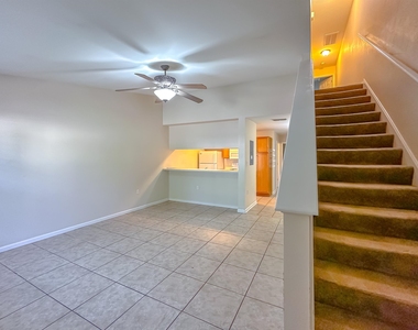 2738 W Tharpe Street - Photo Thumbnail 1