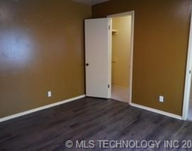 6824 S Toledo Avenue - Photo Thumbnail 7