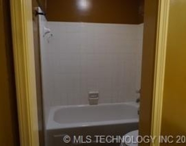 6824 S Toledo Avenue - Photo Thumbnail 9