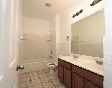 2301 Angoni Way - Photo Thumbnail 14