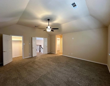 3396 Castlewood Boulevard - Photo Thumbnail 11