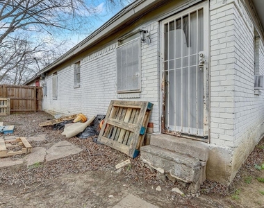 1050 E Pulaski Street - Photo Thumbnail 20