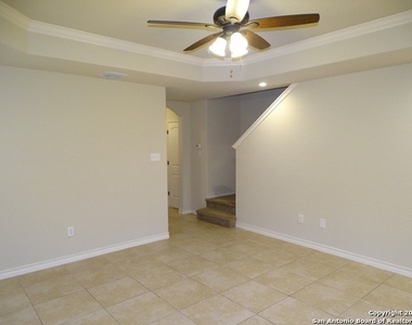 6610 Mia Way - Photo Thumbnail 3