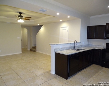 6610 Mia Way - Photo Thumbnail 5