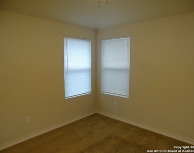 6610 Mia Way - Photo Thumbnail 11