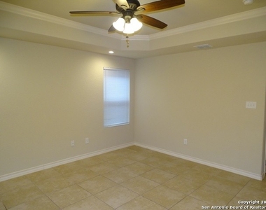 6610 Mia Way - Photo Thumbnail 2