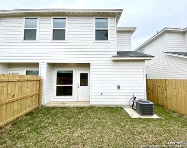 4110 Swans Landing - Photo Thumbnail 22