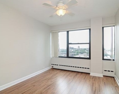 3410 N Lake Shore Drive - Photo Thumbnail 10